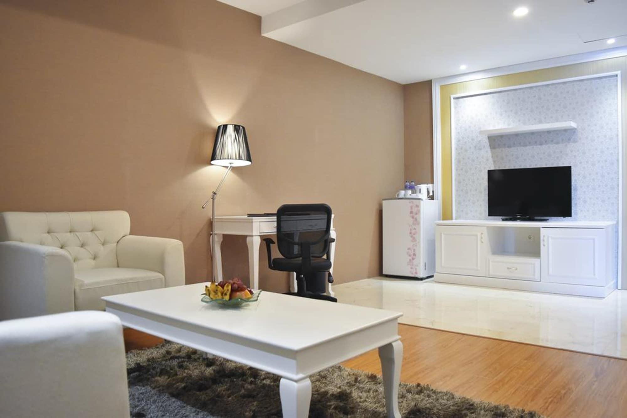Platinum Hotel & Convention Hall Balikpapan Εξωτερικό φωτογραφία