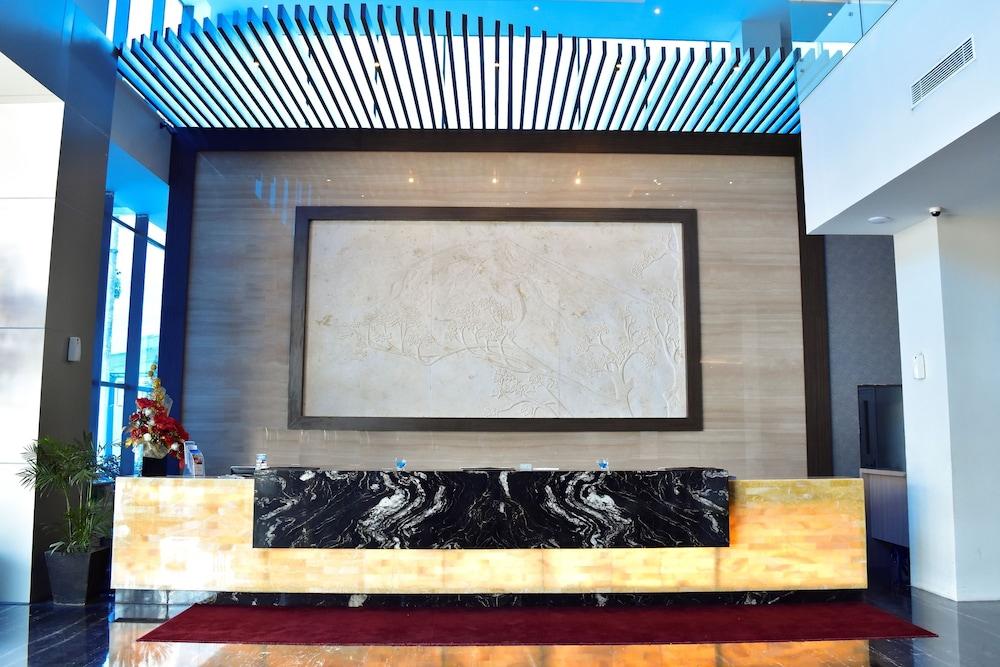 Platinum Hotel & Convention Hall Balikpapan Εξωτερικό φωτογραφία