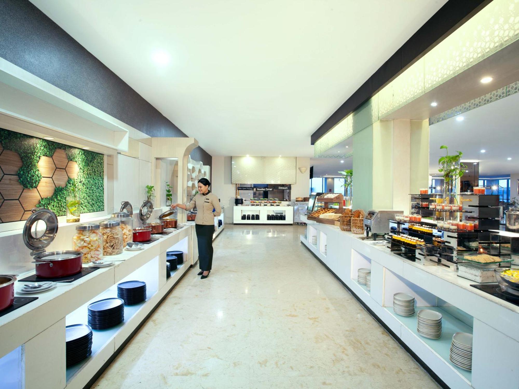 Platinum Hotel & Convention Hall Balikpapan Εξωτερικό φωτογραφία