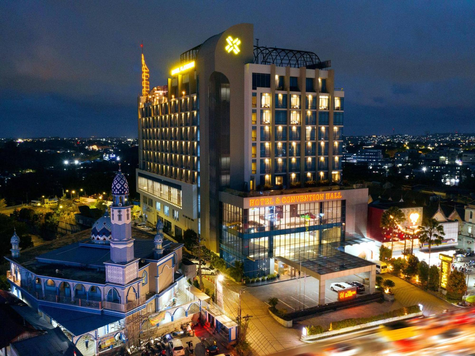 Platinum Hotel & Convention Hall Balikpapan Εξωτερικό φωτογραφία