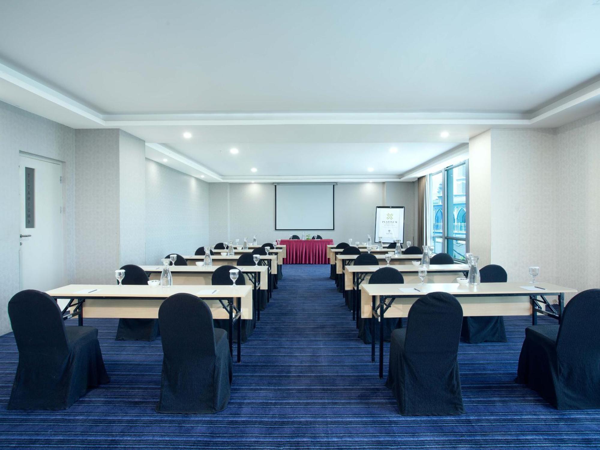 Platinum Hotel & Convention Hall Balikpapan Εξωτερικό φωτογραφία