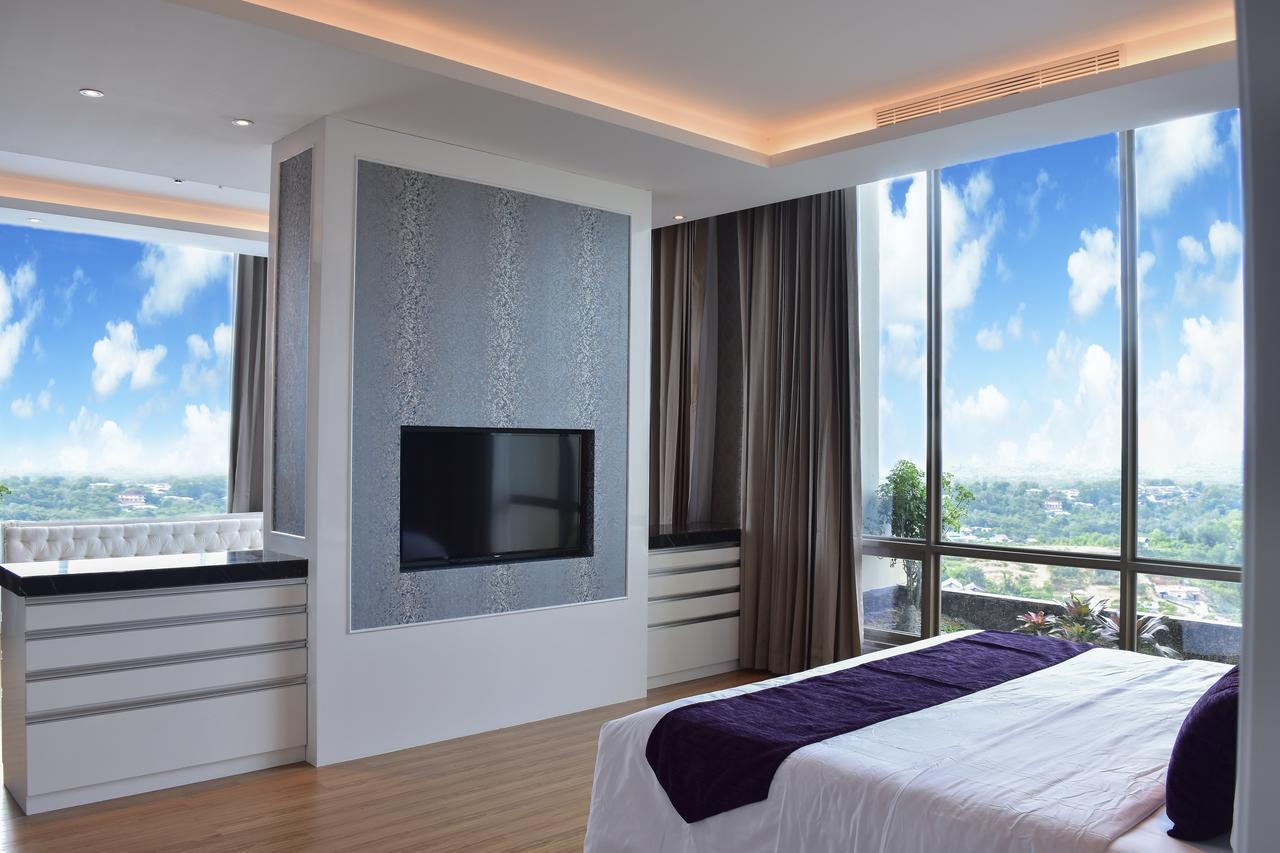 Platinum Hotel & Convention Hall Balikpapan Εξωτερικό φωτογραφία