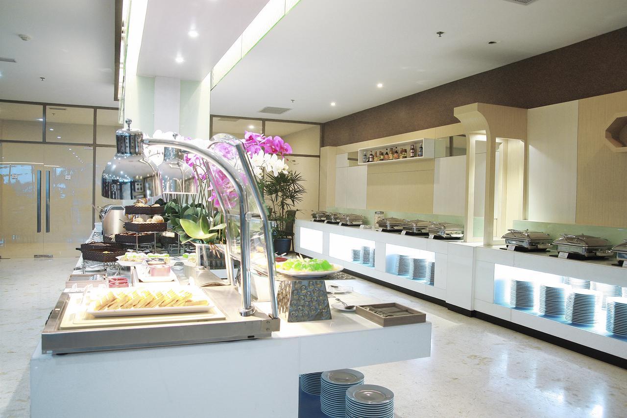 Platinum Hotel & Convention Hall Balikpapan Εξωτερικό φωτογραφία