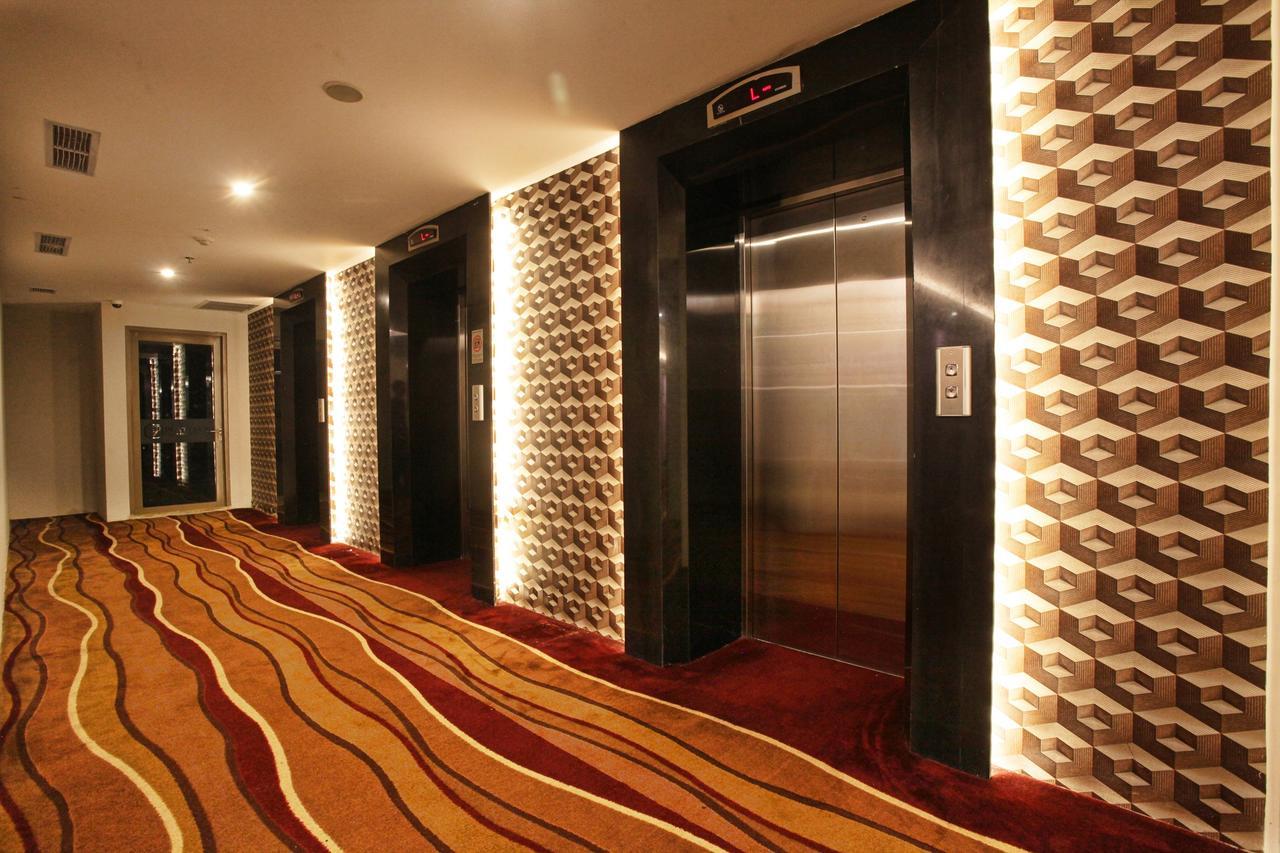 Platinum Hotel & Convention Hall Balikpapan Εξωτερικό φωτογραφία