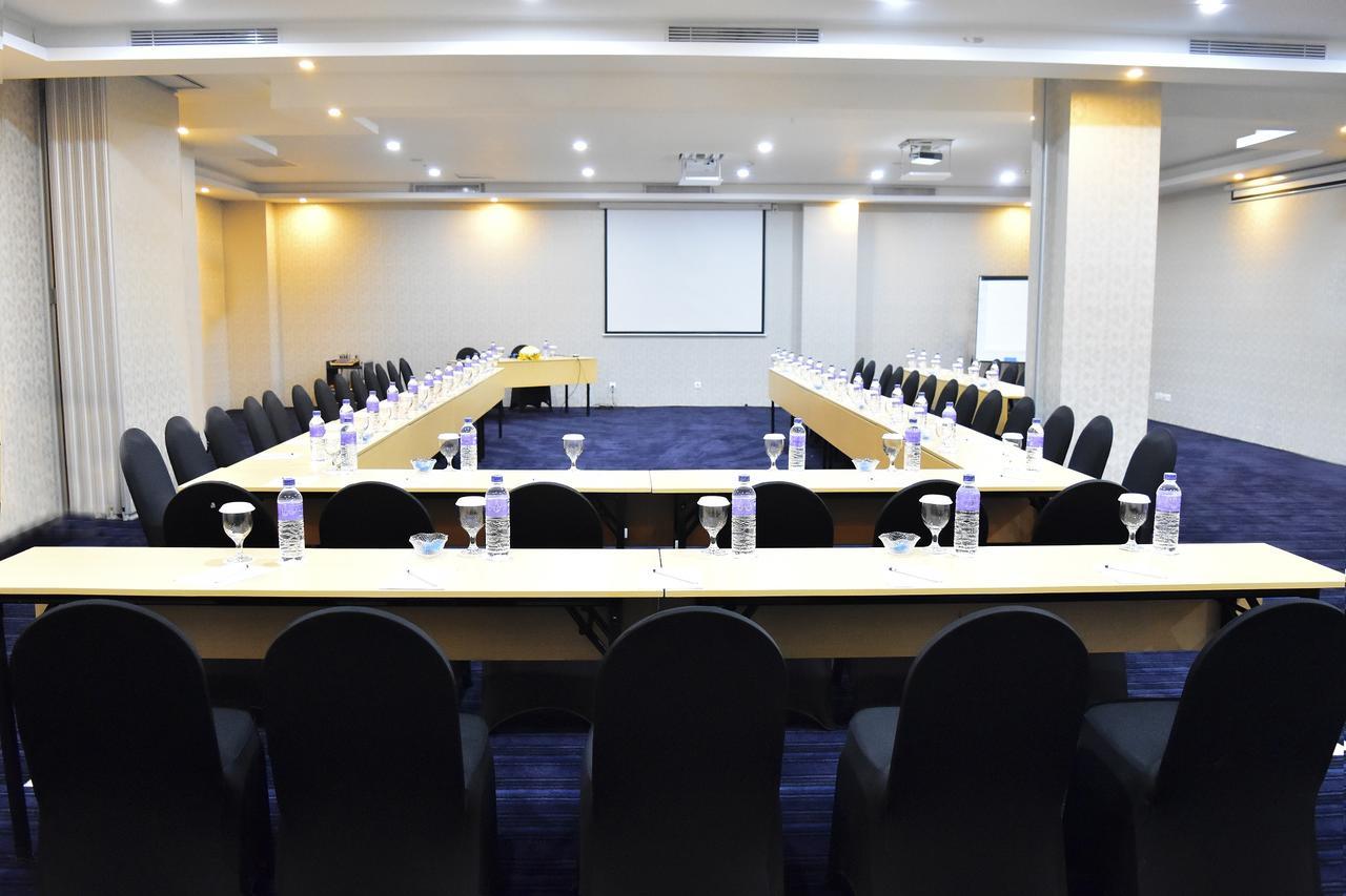 Platinum Hotel & Convention Hall Balikpapan Εξωτερικό φωτογραφία